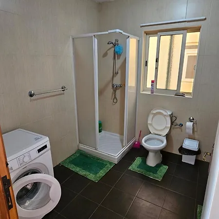 Private In Flat Of 2 Bedrooms