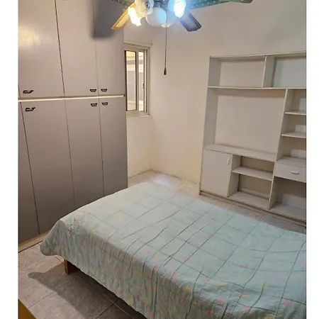 Private In Flat Of 2 Bedrooms Апартаменты Сент-Полс-Бей
